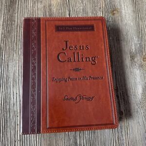 Jesus Calling Sarah Young 365 Day Devotional Enjoying Peace Presence New